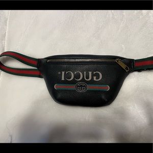 SOLD ❗️❗️❗️Gucci Small Web Logo Waist bag.